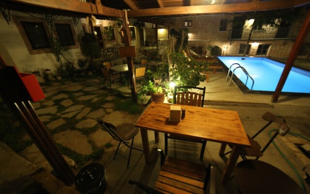 Akropolis Guest House