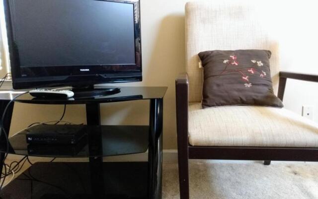 Private Room in Spanish Style Home