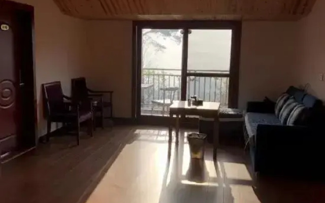 Chuanyan Shilin Theme Inn