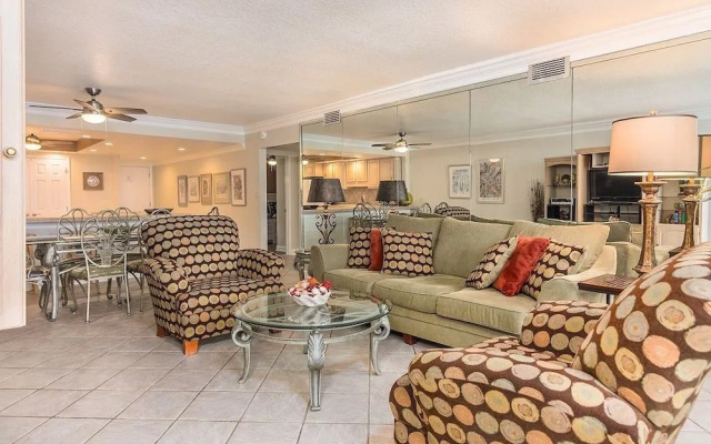 Shoreline 2084 Condo by RedAwning