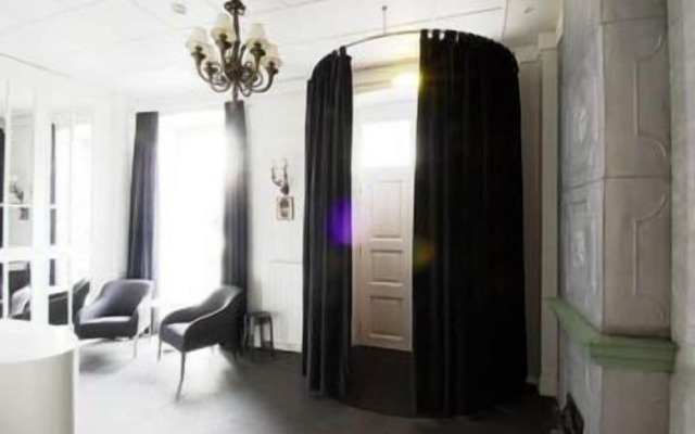 Kar's Otel - Special Class