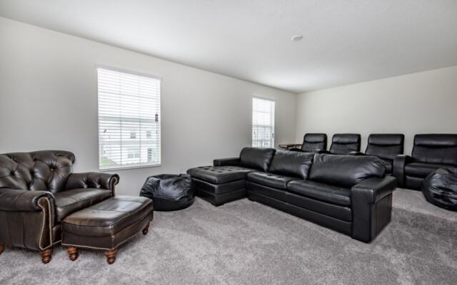 Furnished 8 Bed 5 Bath Villa