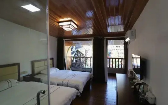 Fengchengjiangjingkezhan