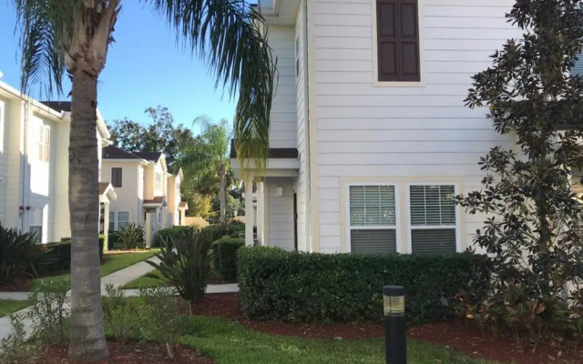 Lucaya Village 3040 #22-101