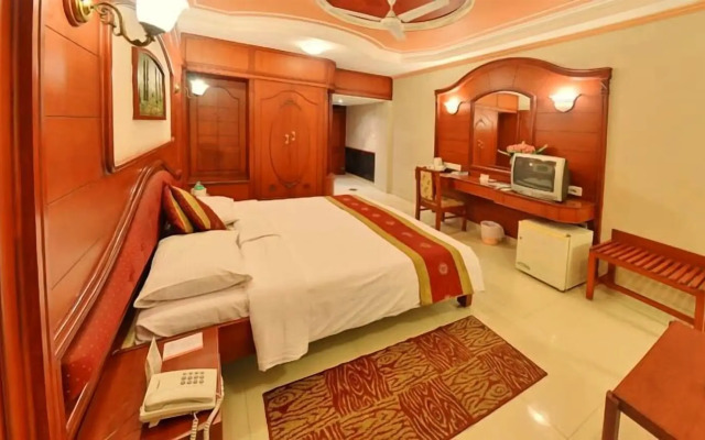 Hotel Gnanam
