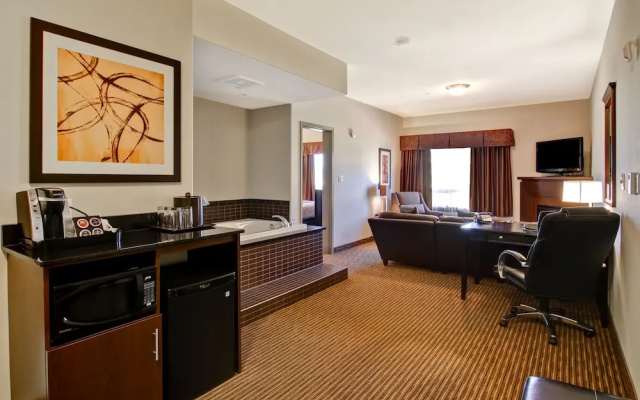 Tisdale Canalta Hotel
