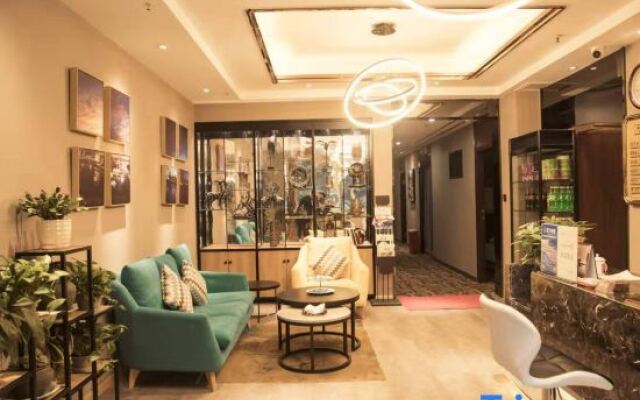 Zhigang Hotel (Daping Metro Station Branch)