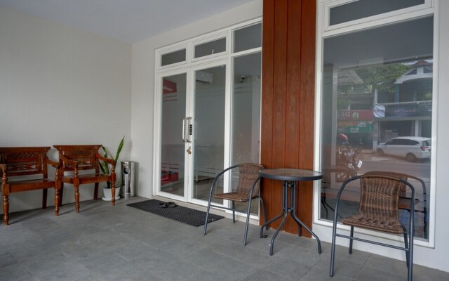 Kurnia Guest House by RedDoorz