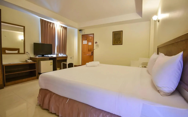 Trat Center Hotel