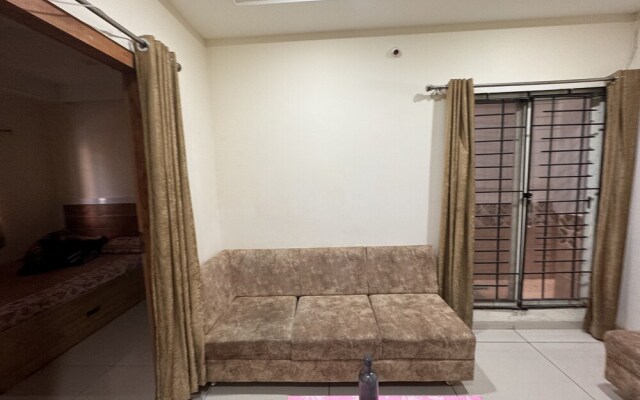 Home Escape 1bhk near Bombay Hospital