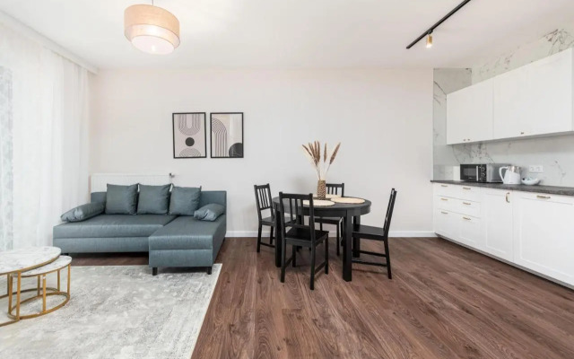 Aleja Sikorskiego 18 by Homeprime