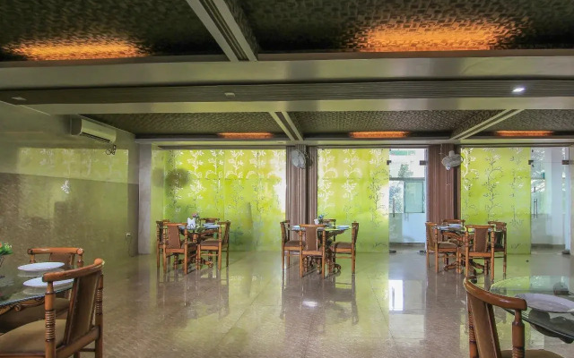 Surya Continental Hotel by OYO Rooms