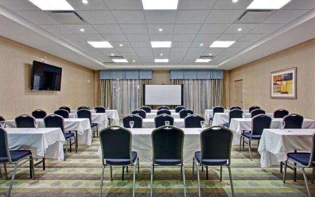 Holiday Inn Express & Suites Ottawa West - Nepean by IHG