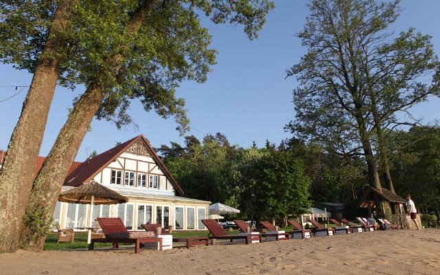 Jabłoń Lake Resort