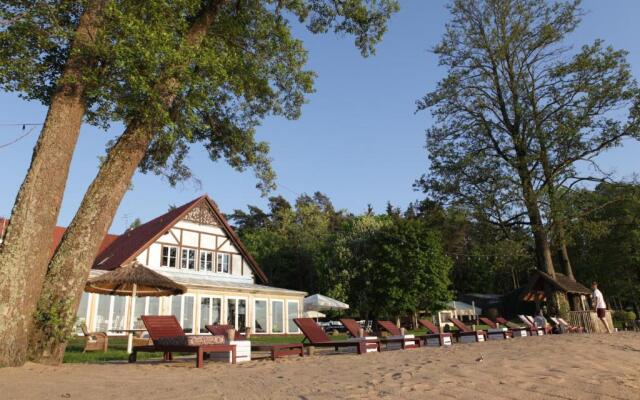 Jabłoń Lake Resort