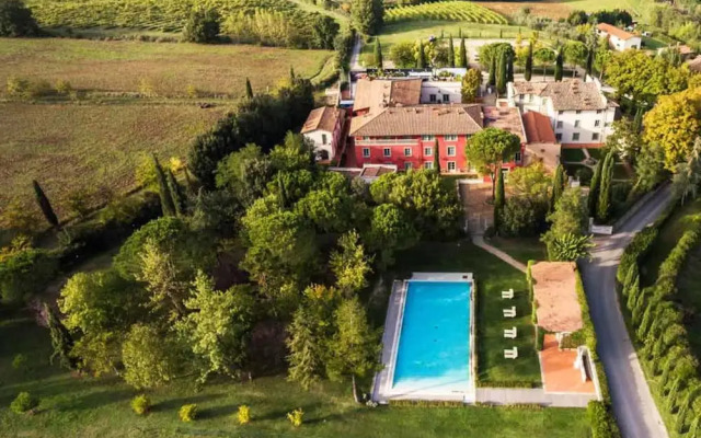 Palagio 5 in Chianti With Shared Pool