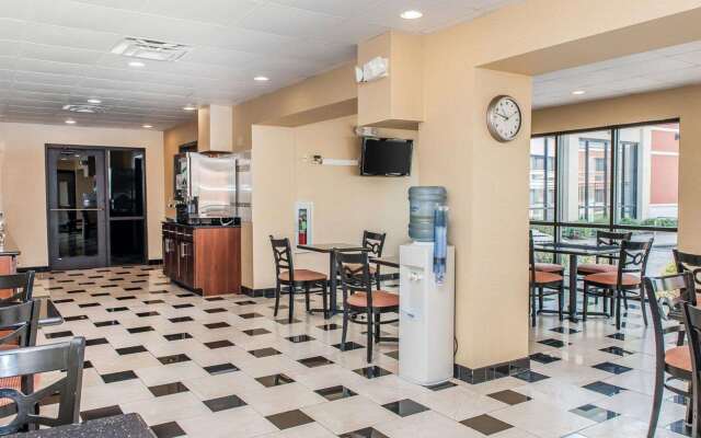 Quality Inn & Suites Mattoon South