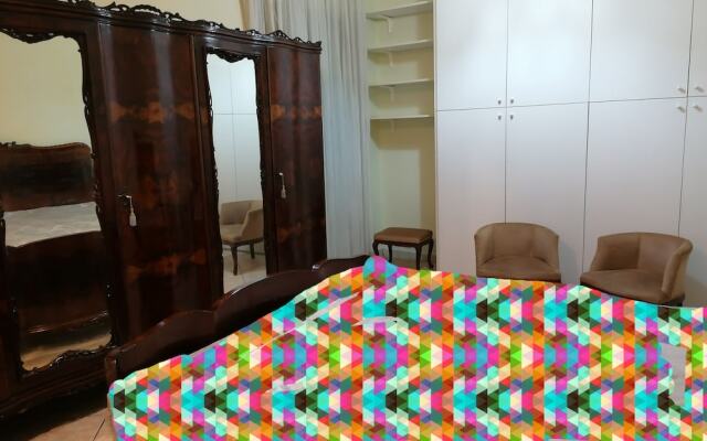 Rent Rooms in Nola na