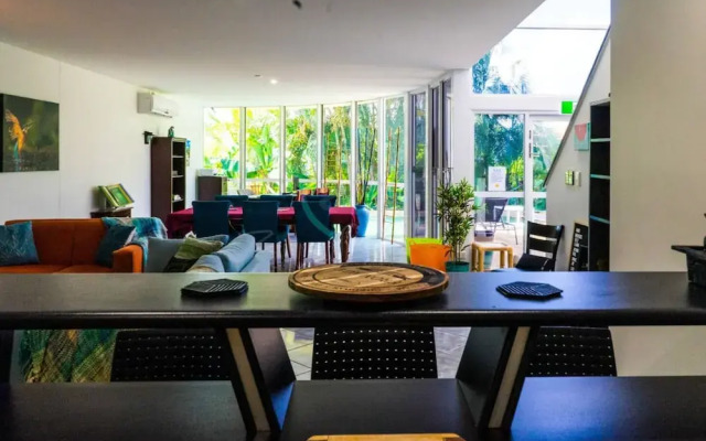 Zenhouse Retreat 5BR Homey Haven Pool Office