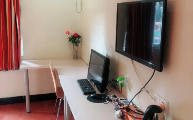 Yunji Hotel (Guangzhou Olympic Sports Center Dongpu Metro Station Branch)