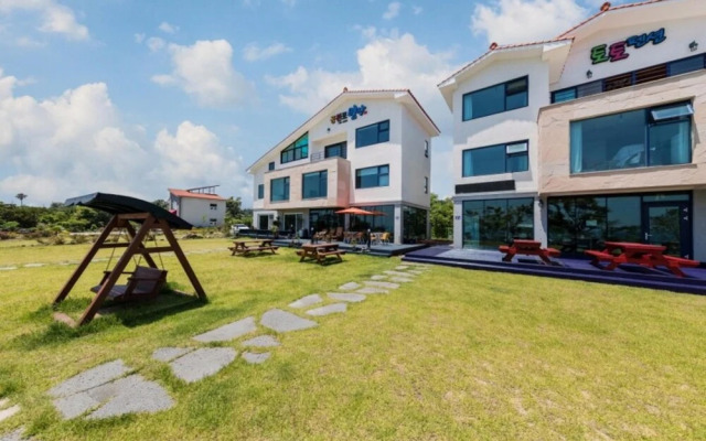 Seogwipo Gongcheonpo Villa Pension