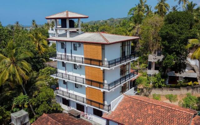 Brand new apartment in Nature just 2 minute walk to beach