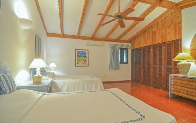 Golf Villa Close to the Beach No00