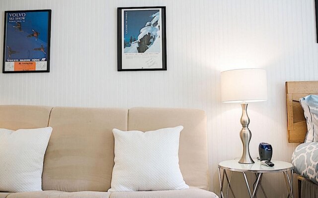 Prospector Studio by Casago