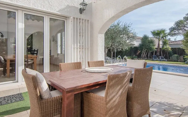 Beach In Cambrils Villa With Private Pool