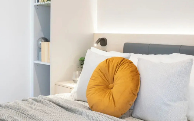 StayCozy at Enclave Croydon