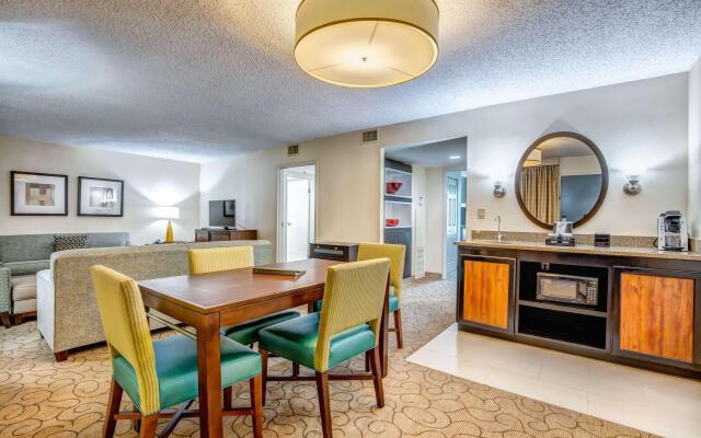 Embassy Suites by Hilton Memphis East Germantown Area