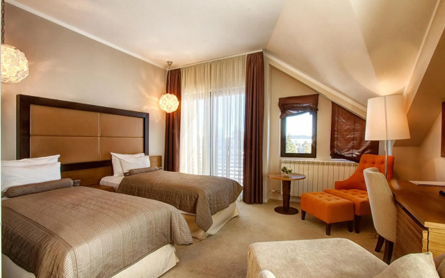 Hotel MIR