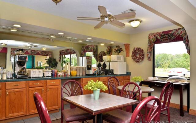 Super 8 by Wyndham Moss Point