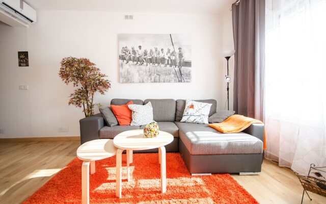 Oscar Apartment Estación