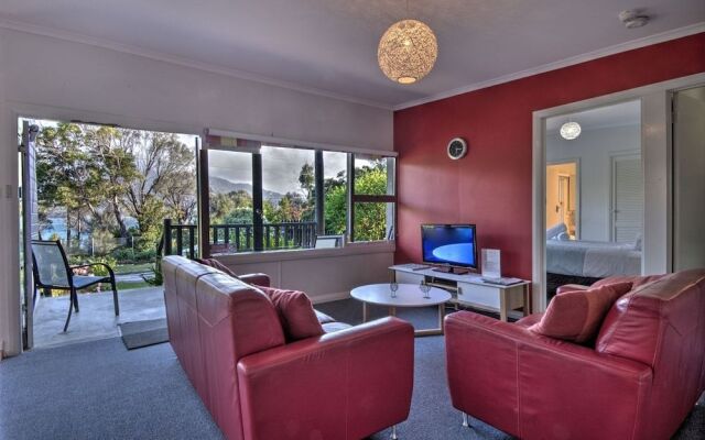 Cove Beach Apartment 1
