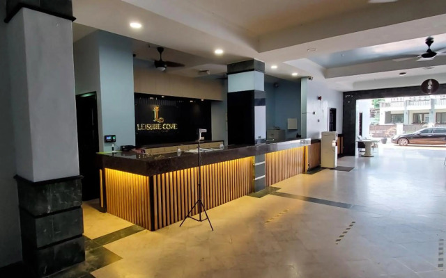 Leisure Cove Hotel & Apartments