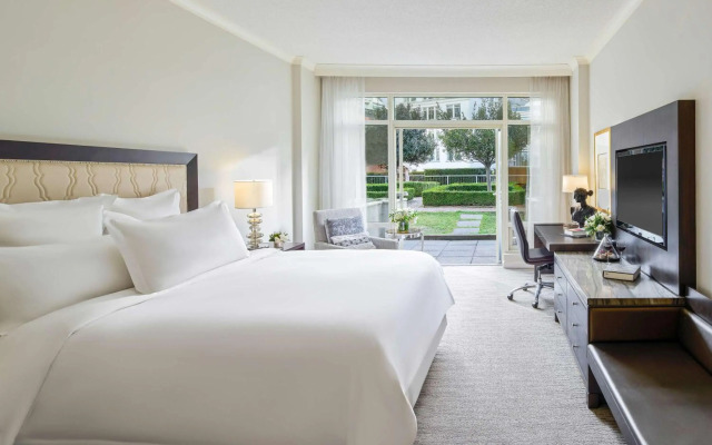 Fairmont Waterfront
