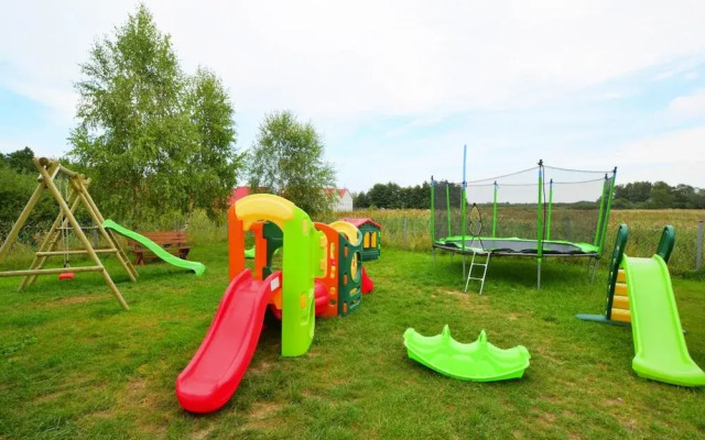 Cottage in Jaroslawiec Near Heated Pool