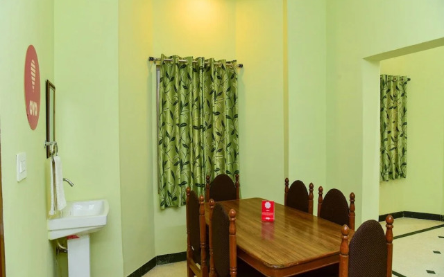 Home Modern Villa by OYO Rooms