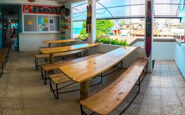 Chescos Hostel & Hotel