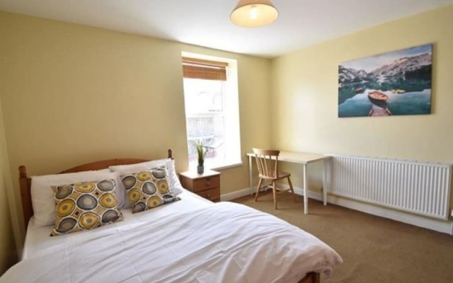 Relaxing Holiday Home in Sheffield near Botanical Garden