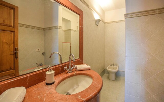 Awesome Home in Fabbiano With 5 Bedrooms and Wifi