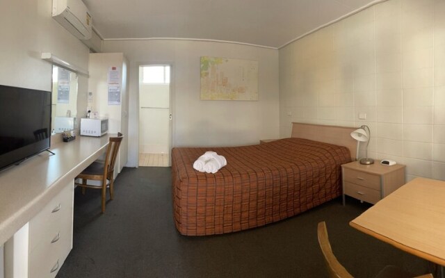 Econo Lodge Rusty's