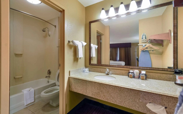 Quality Inn & Suites West Helena