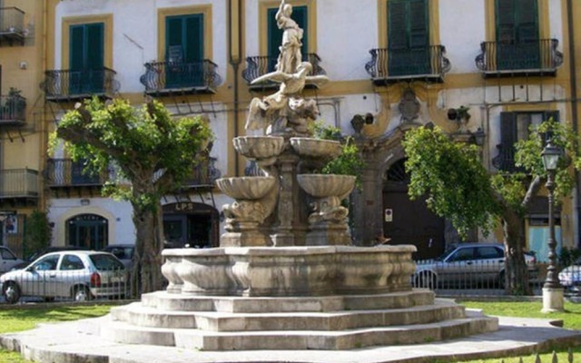 Piazza Marina Palermo Holiday