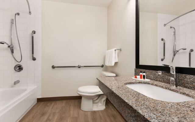 Super 8 Calgary Shawnessy Area