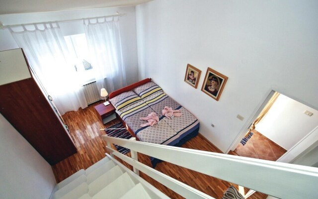 Beautiful Home in Umag With Wifi and 2 Bedrooms