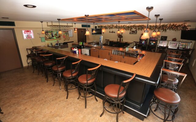 Shawano Four Seasons Hotel