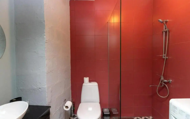 Bright & Stylish Studio In The Heart Of Tbilisi