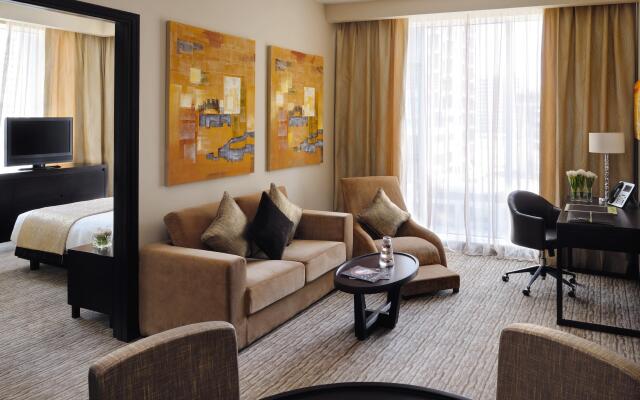 Mövenpick Jumeirah Lakes Towers Hotel